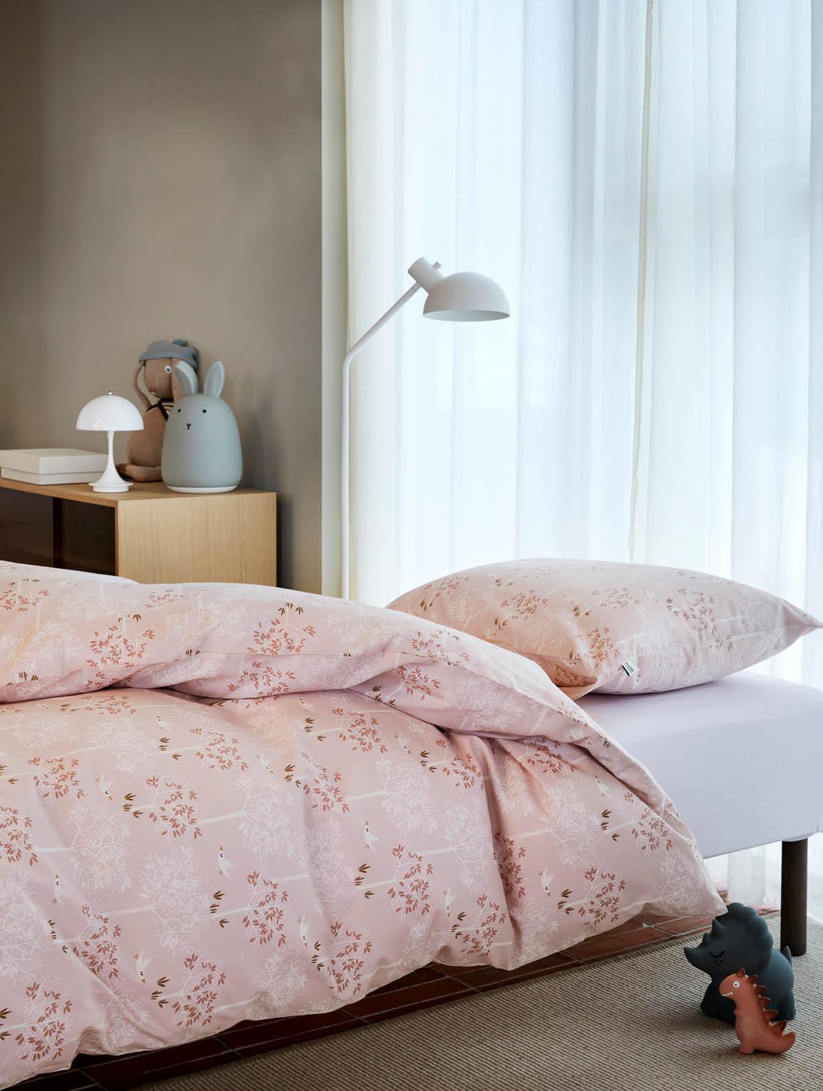 Kira sengesett barn varm rosa fra hoie.no